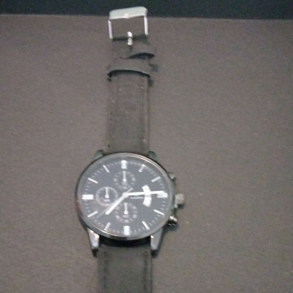 Watch - Picture 4 of 4